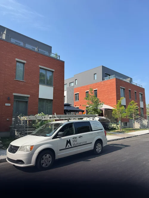 La camionnette MW Multiservices